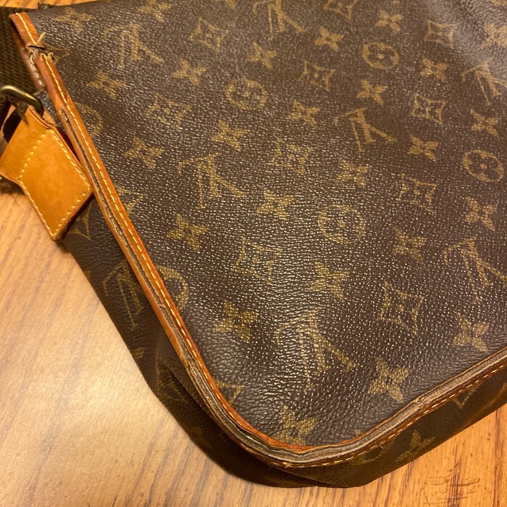 SOLD🔅Louis Vuitton Bosphore Crossbody Bag - Picture 14 of 15